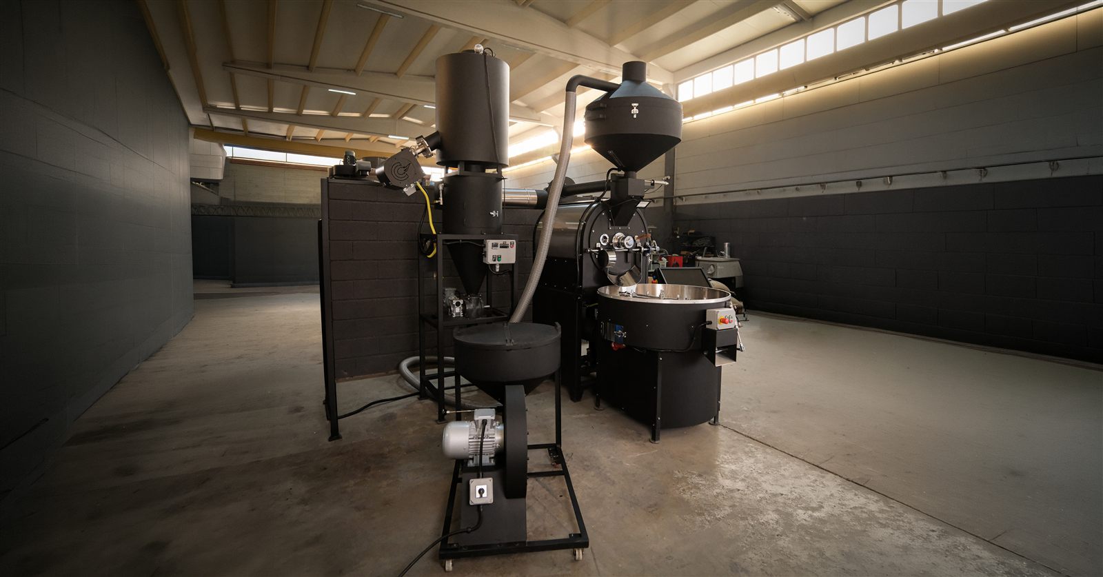 GARANTİ coffee roasters on the factory floor in İzmir